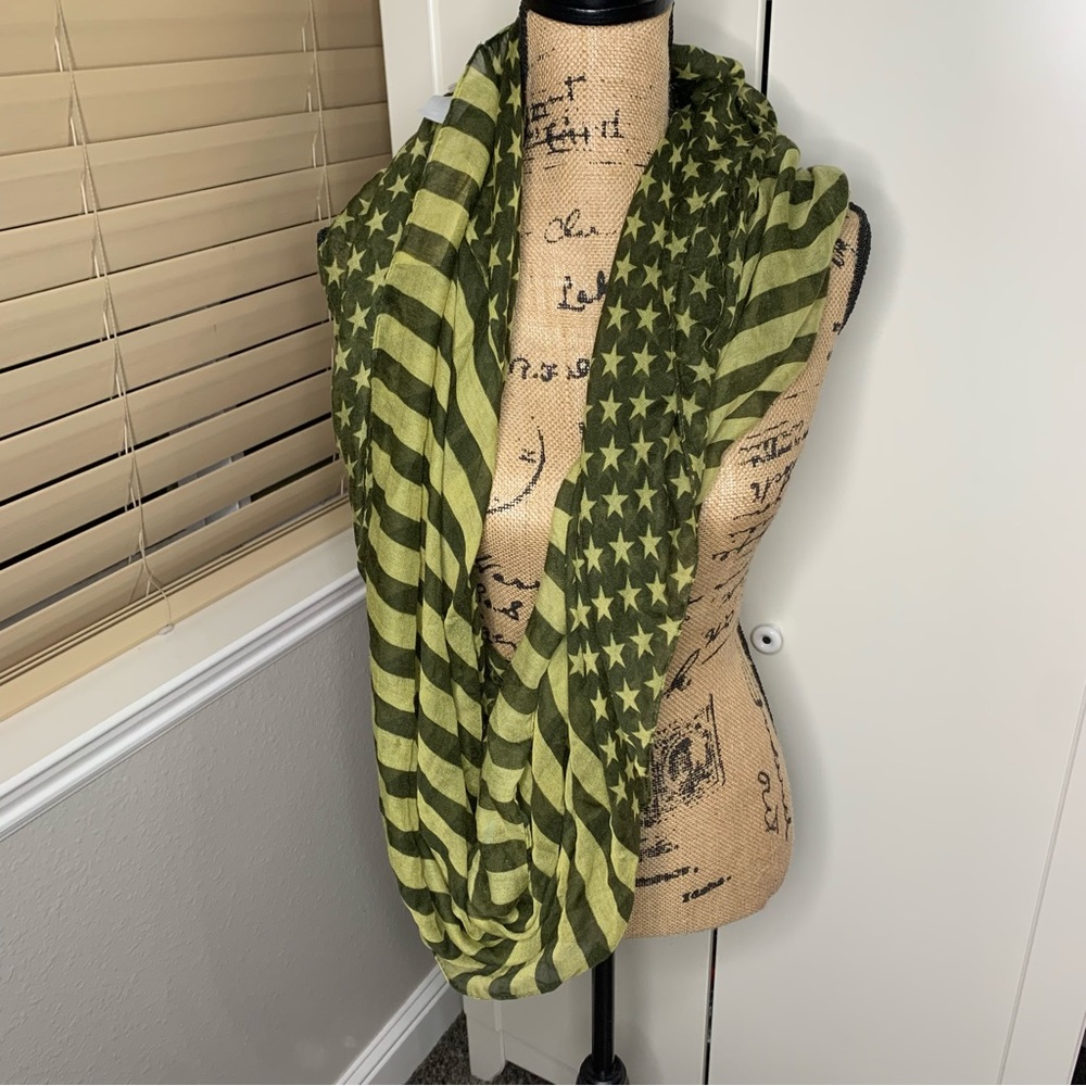 NWT Collection Eighteen US Flag Infinity Scarf
